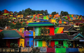 Kemilau Kampung Pelangi di Indonesia Sedot Perhatian Dunia 